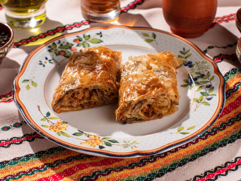 Родопска баница с месо и гъби